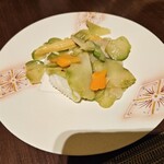 翠亨園 - イカとザーサイの炒め
      