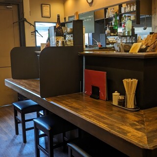 自慢したいような、秘密にしておきたいような、隠れ家風の居酒屋