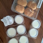 アウトレットスイーツ ロピア - シュー半分と杏仁4個はお友達にお裾分けです。