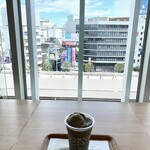 ナナズ グリーンティー キラリナ京王吉祥寺店 - 吉祥寺の街並みを観ながら