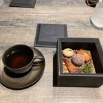 レヴォ - 黒文字のハーブティ