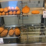 ワタナベ食品 直売店 - 店内
      2024/06/05
      親子丼 401円
      まかない焼鳥丼 401円
      ササミ串かつ 140円
      たまコロ 86円
      合計 1,028円