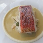 フィリップ・ミル 東京 - キンメダイの炙り蒸し