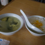 餃子ライスにはスープと杏仁豆腐も付きます