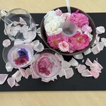 レストランぶどうの森 レ・トネル - バラの蒸留水