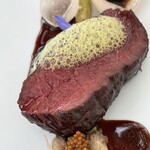 レストランぶどうの森 レ・トネル - エゾ鹿のローストのアップ