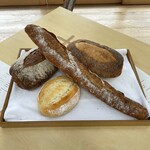 レストランぶどうの森 レ・トネル - 今日のパンたち