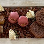 レストランぶどうの森 レ・トネル - お茶菓子アップ