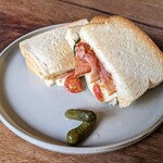 ファブカフェ トーキョー - トマトモッツアレラサンド　1,200円