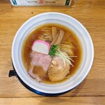 琥珀重ね醤油そば 850円