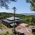 松江市宍道ふるさと森林公園 - 森の中に作られた建物です！