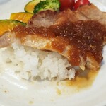 キッチン ブルー グローブ - ロースソテーの握り！？