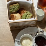 ラウンジ ORIGAMI - スコーン、、おかわりお願いします！出来ないけど。。。