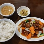 中華料理 東方 - 日替わりランチ、火曜日は酢豚
