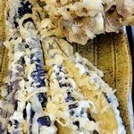 かばと製麺所 - 長ナス300円まいたけ天200円