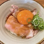 麺童豊香 - 那須御養卵のせローストポーク丼　450円