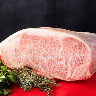 厳選したお肉のみを使用。最高級黒毛和牛コース