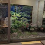 大黒屋 - 中庭を見ながら