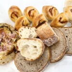 ネウサラベーカリー - 料理写真:パンたち