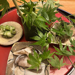 日本料理 太月 - 量少なめコース２５３００円。八寸。賀茂茄子揚げ浸し、軍鶏レバー松風、鳥貝白煮、枝豆かき揚げ、マスノスケ押し寿司。