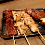 炭焼 焼き鳥 軒 - カシラ、ネギ間、もも、ハツ