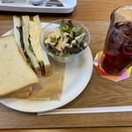 カフェハミングバード - ミックスサンドとグレープジュースにしたよ♪̊̈♪̆̈