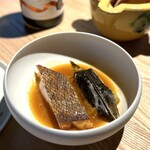 レスピラシオン - ⑩シロソイ、バイ貝、未利用魚のソース、燻製茄子と金時草