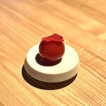 レスピラシオン - ⑫トマトダ(フローズン)、生姜とシェリービネガー、ハマナスの花びら