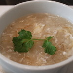 一僖 - コースより、フカヒレと蟹身のスープ。とろみのスープで美味しく暖まる！