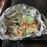 酔牛亭 - 野菜とシーフードのホイル包み焼き