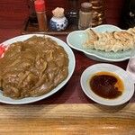 園春 - カレーと餃子