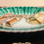 山玄茶 - 左が5年もの、右が1年もの