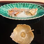 山玄茶 - 鮒寿司食べ比べ   下は蜂蜜♥️