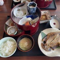 日本料理 初海 - 
