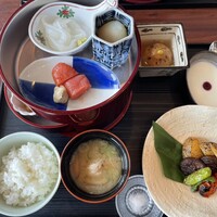 日本料理 初海 - 