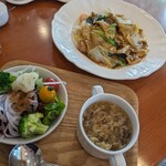 ダイニング＆カフェ ランデブーラウンジ - 