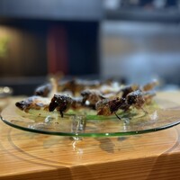 しの田 - 頭をバリっと焼いてくれている。