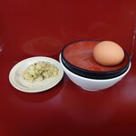Ramen Jirou - 生卵、刻み生姜