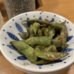 大衆日本酒バル ふとっぱらや - アンチョビ枝豆290円　地味うま。