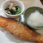 となりの食堂 - 見よ　身よ　コノ大きさコノ厚さ