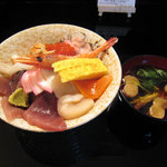 丼なもんや！ - 特選・海鮮丼　950円