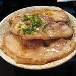 丼なもんや！ - 香草・とんとん丼　800円