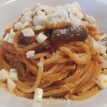 直会倶楽部 - パスタ（トマトベースのなすとモッツァレラ）