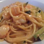 直会倶楽部 - パスタ（クリームベースのズッキーニとえび）