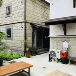 鉢石カフェ - ベンチのまわり