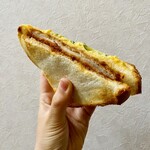 ブーランジェリ･エ･カフェ　オブジェ - ロースカツサンド♡お世話になっております(急)大好きな牛乳食パンに挟まれたフランス産麦の穂豚を使用した肉厚なカツ！ふんわり濃厚な卵サラダにレタス…♡常温でもリベイクしてもおいしい、めちゃ好き、愛