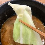 らーめん いつ樹 - 茹でたキャベツも