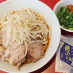 ラーメン二郎 - 汁なし半分＋青ネギうずら