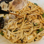 ラーメン二郎 - 赤酢投入～♪