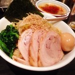 肉汁やZERO - 晩御飯は、辛い東京とんこつつけ麺特盛り色々トッピングなど！(＾ｰ^)ノ
相変わらず遅い時間までやっててくれて、助かります(^◇^